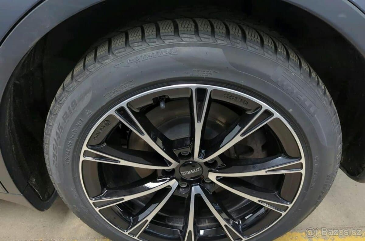 2023 Tesla MODEL Y - 12