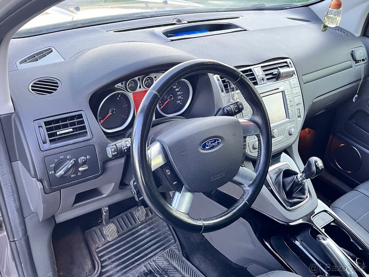Ford KUGA - 12