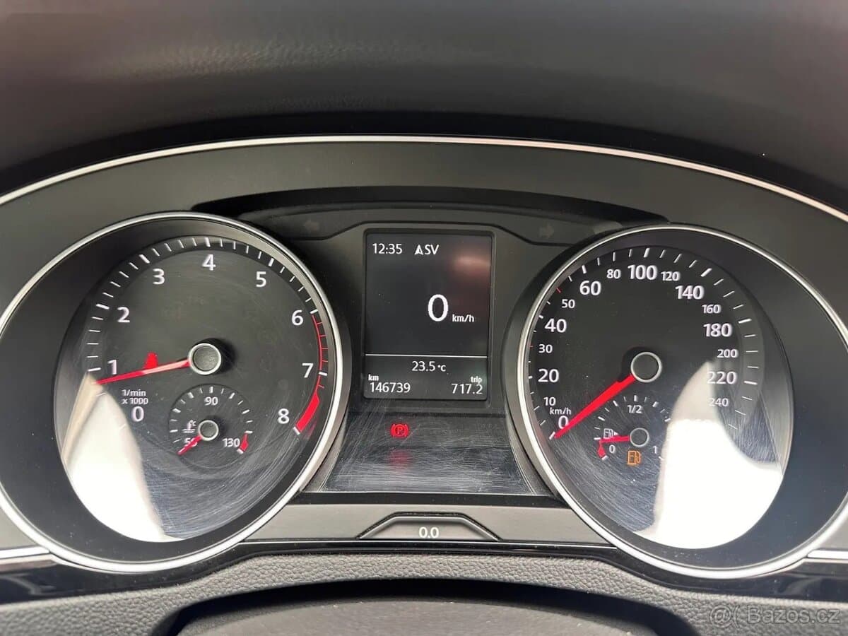 2015 Volkswagen PASSAT - 12