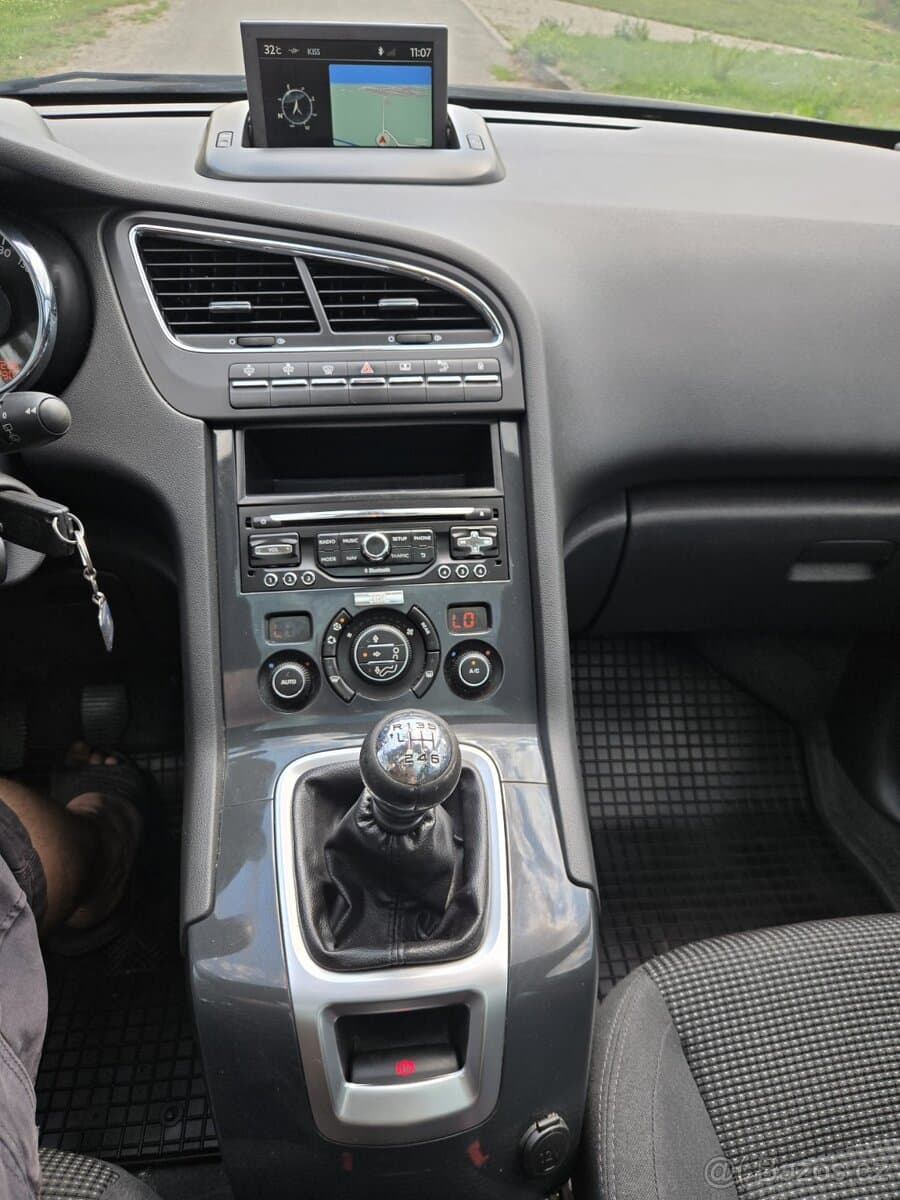 Peugeot 5008 - 12