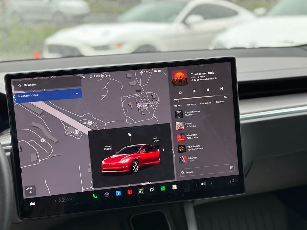 2024 Tesla MODEL S - 12