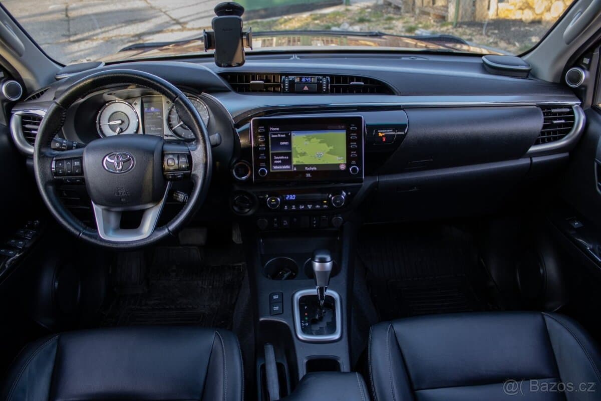 2021 Toyota HILUX - 12