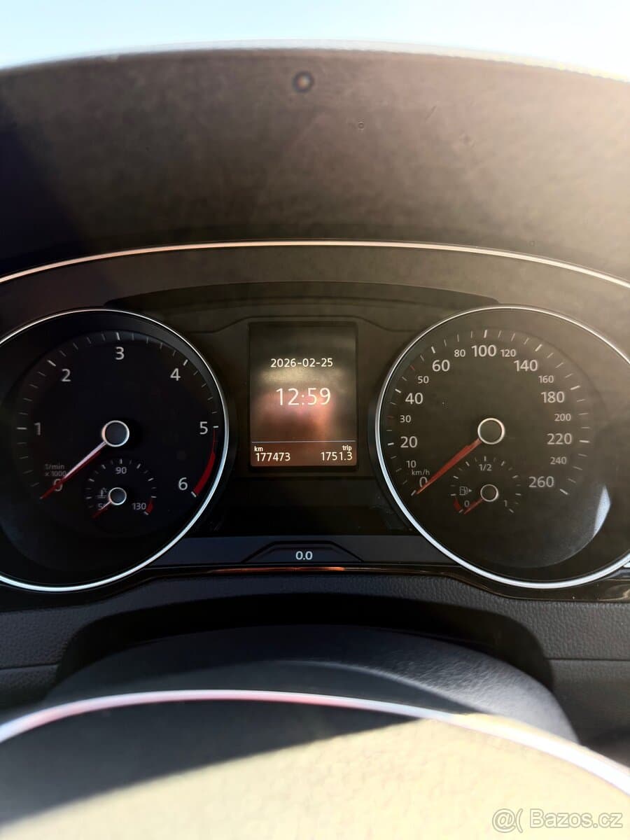 2016 Volkswagen PASSAT - 12