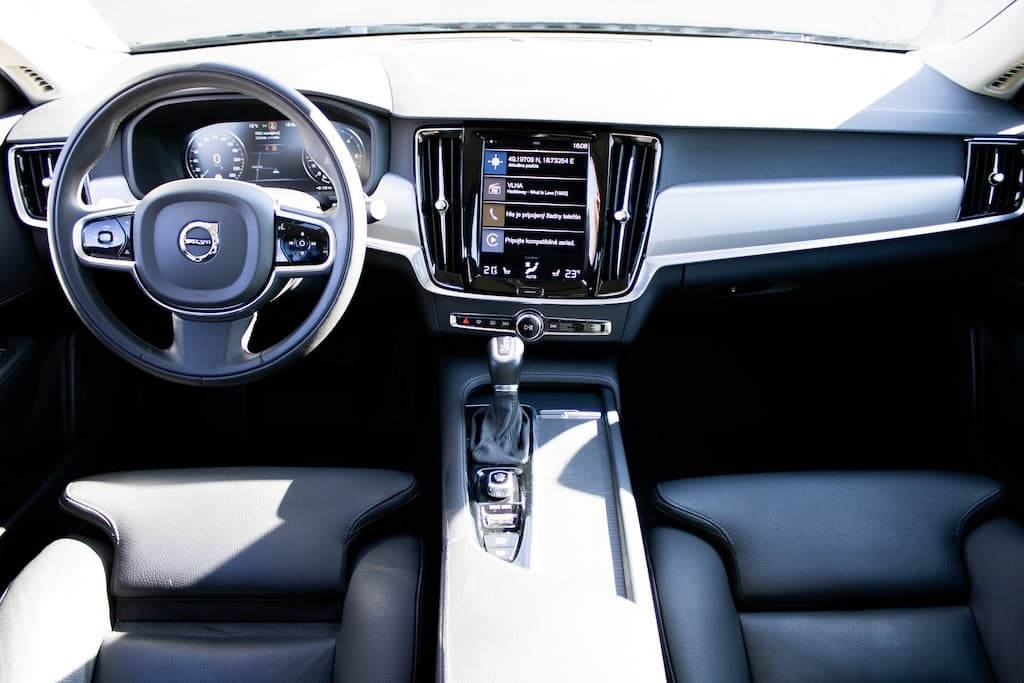 2019 Volvo S90 - 12