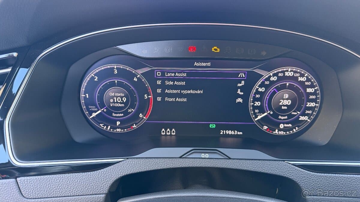 2018 Volkswagen PASSAT - 12