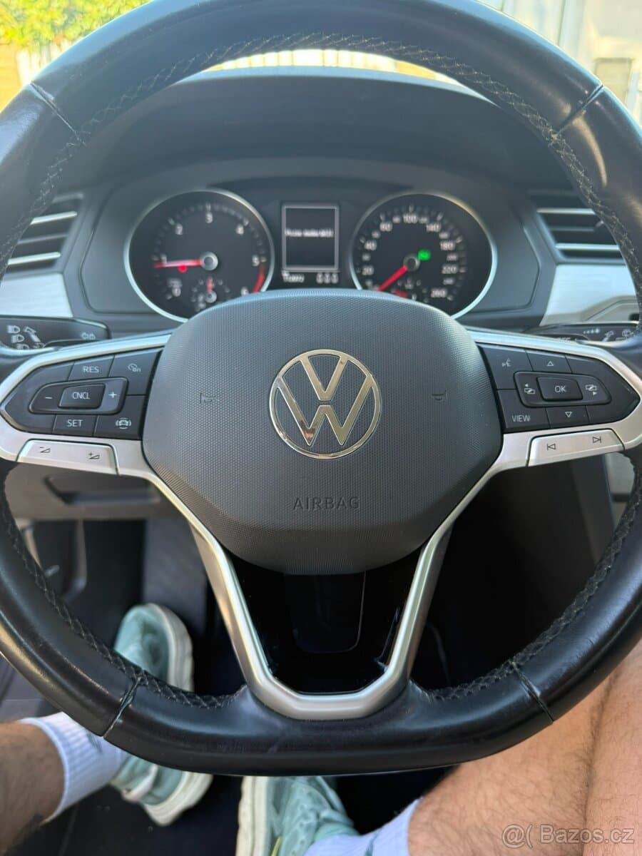 2020 Volkswagen PASSAT - 12