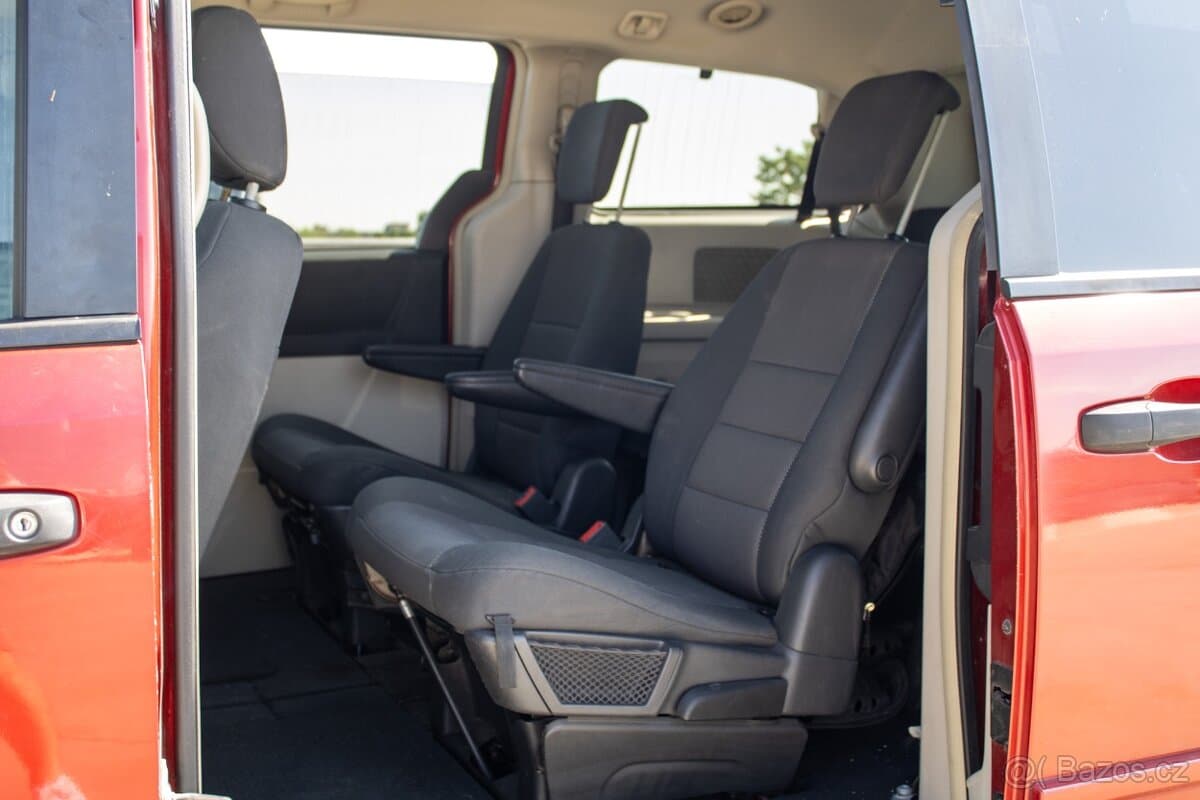 2009 Chrysler VOYAGER - 12