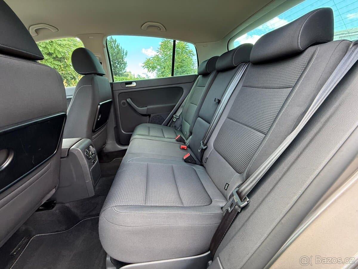 2011 Volkswagen GOLF - 12