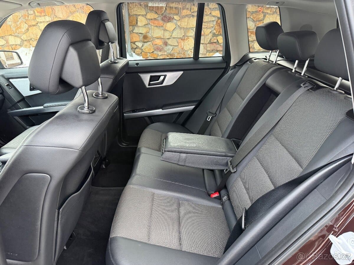 2011 Mercedes-Benz GLK - 12