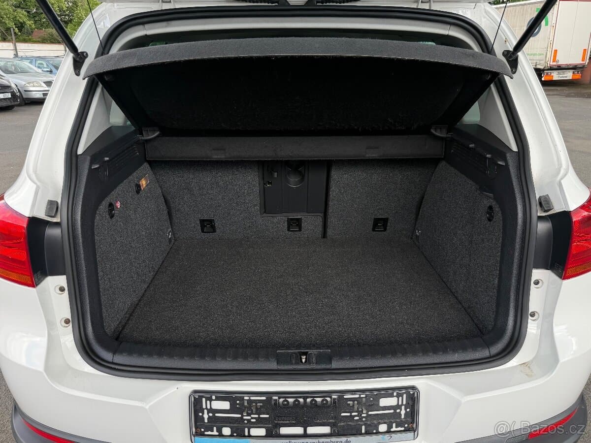 2012 Volkswagen TIGUAN - 12