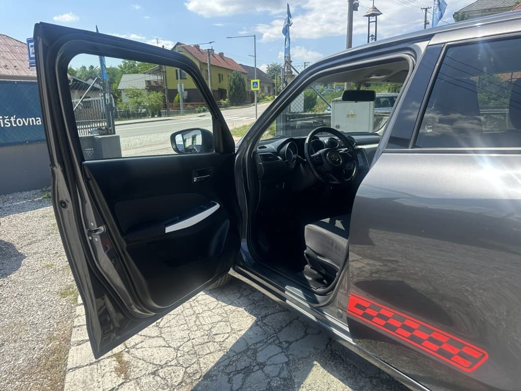 2018 Suzuki SWIFT - 12