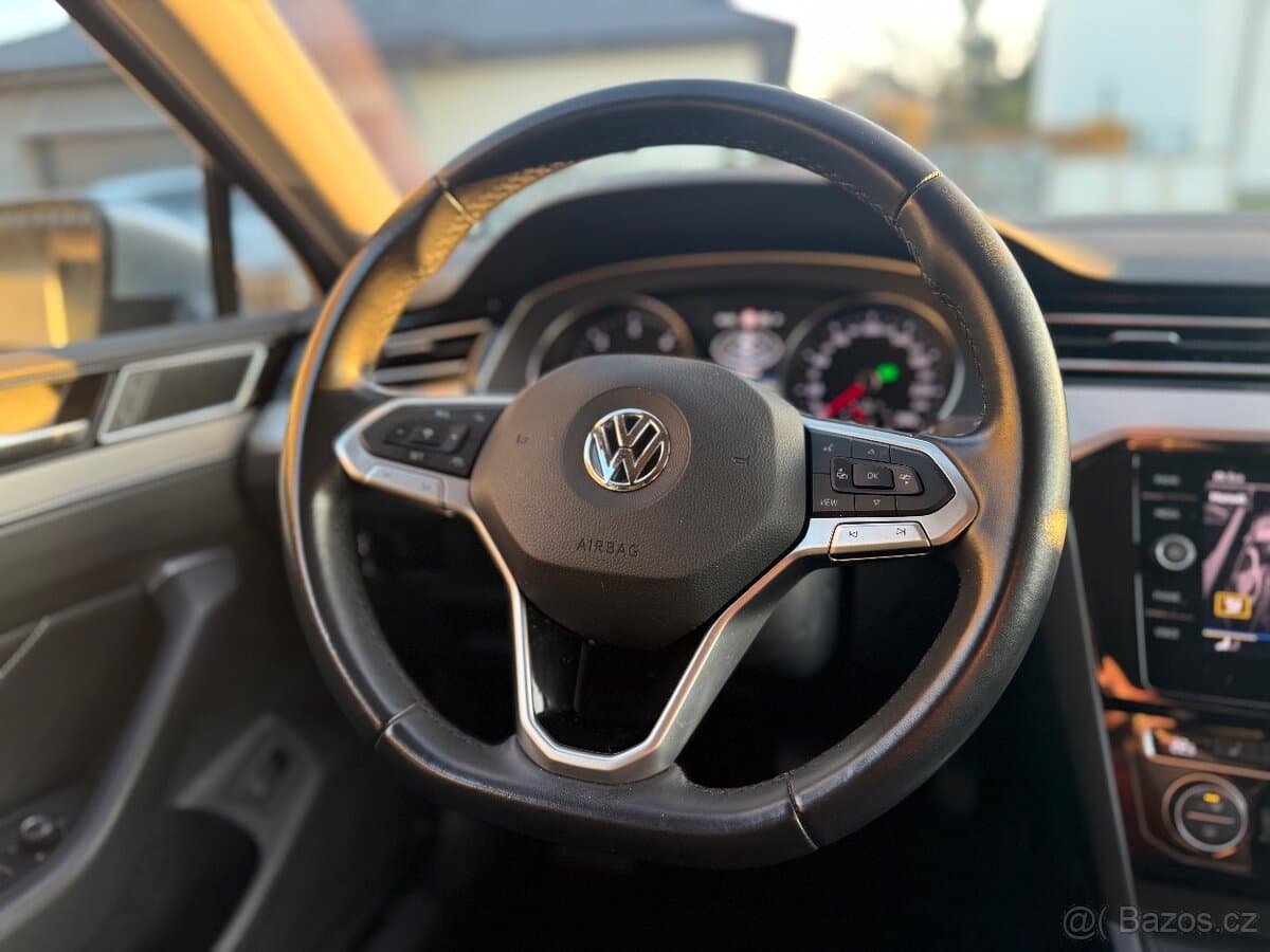 2020 Volkswagen PASSAT - 12