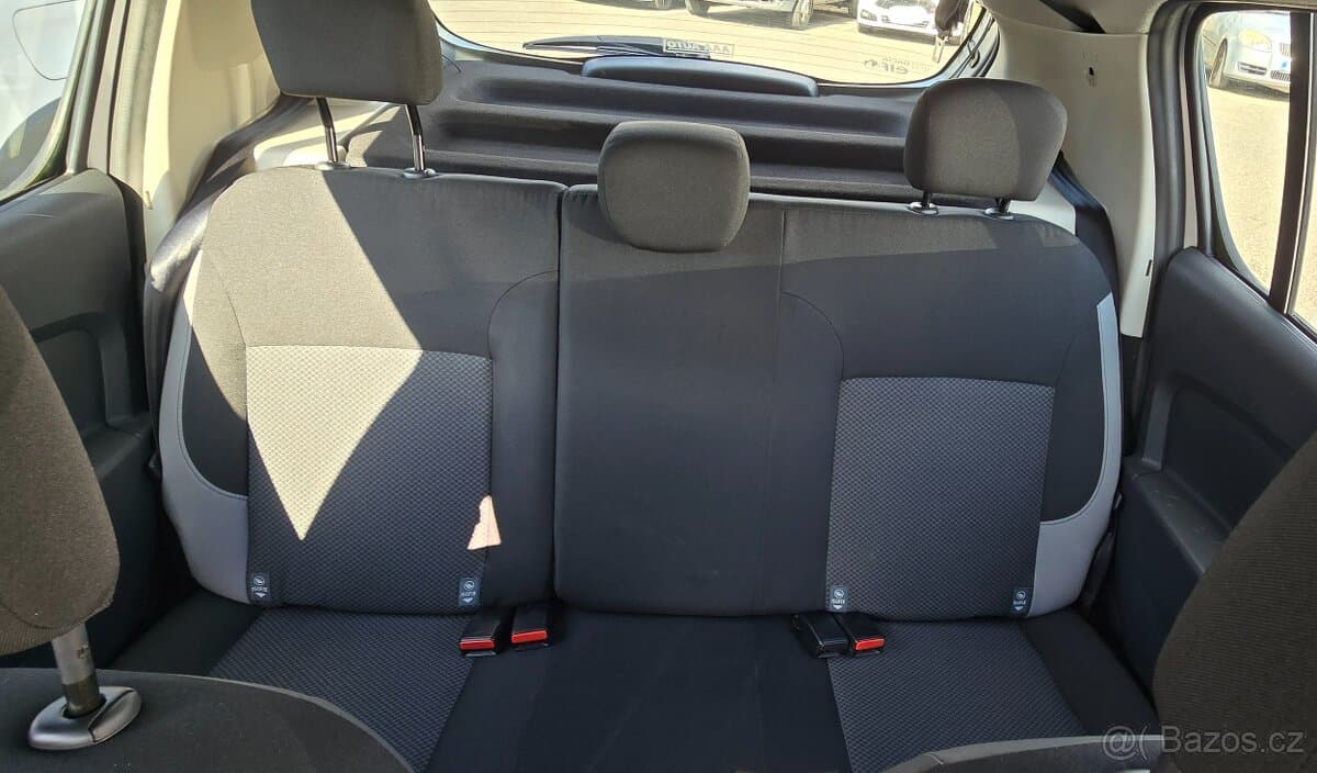 2013 Dacia SANDERO - 12