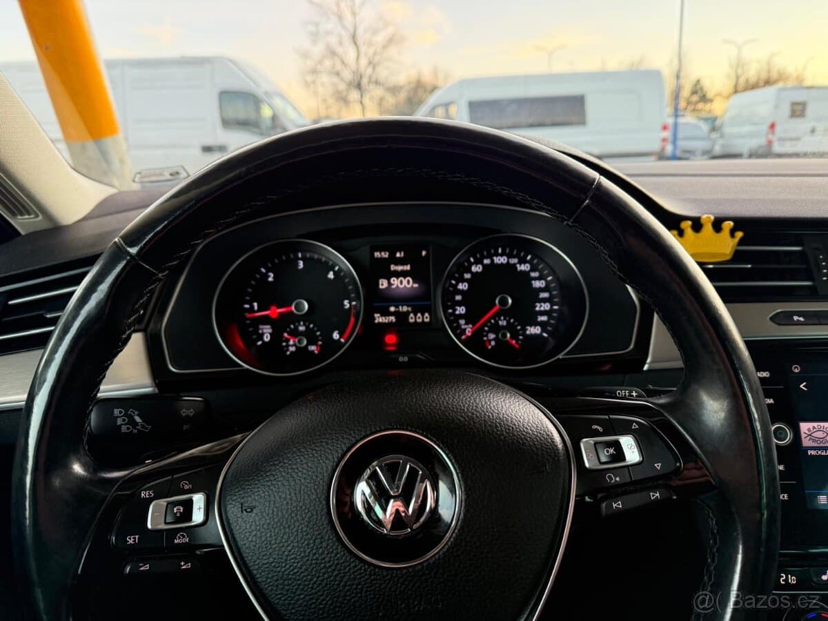 2018 Volkswagen PASSAT - 12