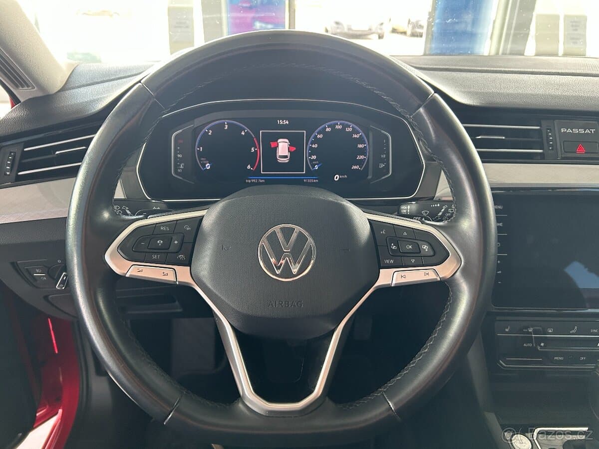 2023 Volkswagen PASSAT - 12