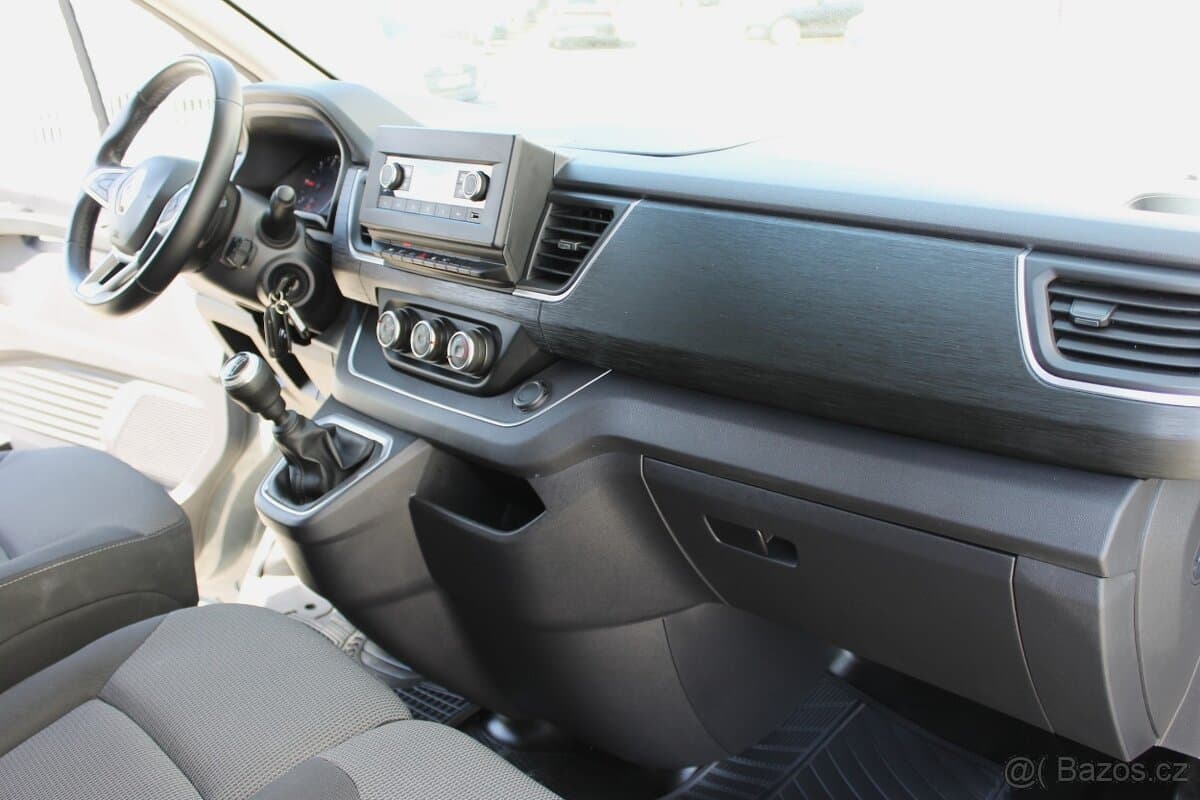 2021 Renault TRAFIC - 12