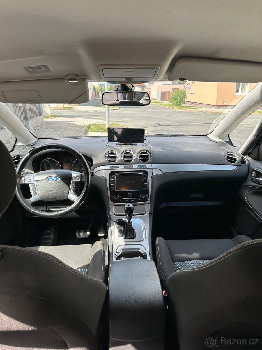 2011 Ford S-MAX - 12
