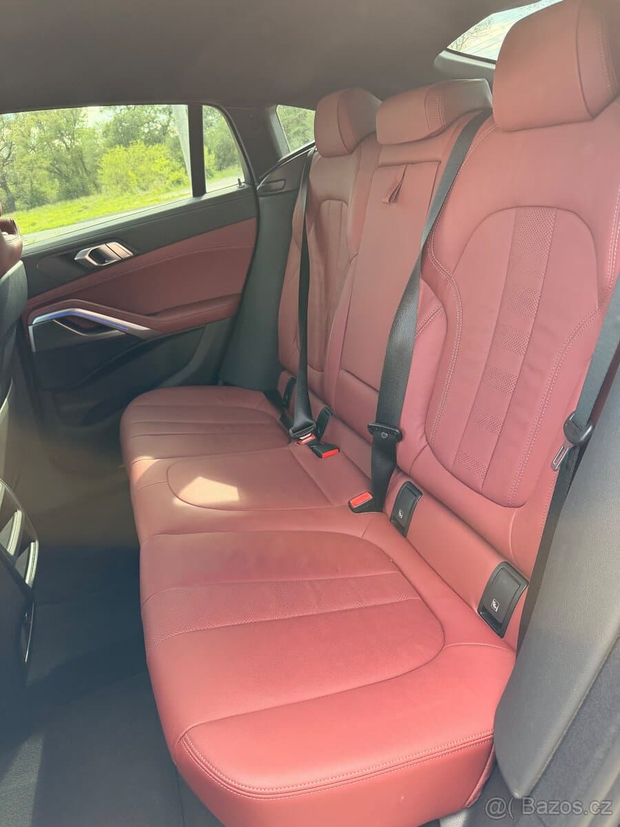 2021 BMW X6 - 12