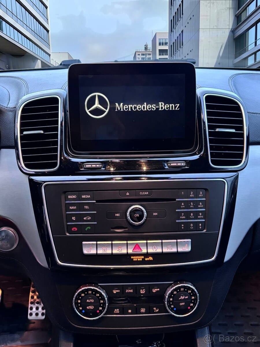 2016 Mercedes-Benz GLS - 12
