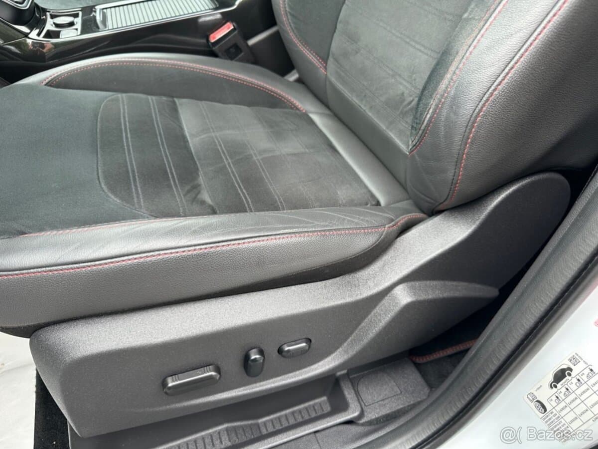 2019 Ford KUGA - 12