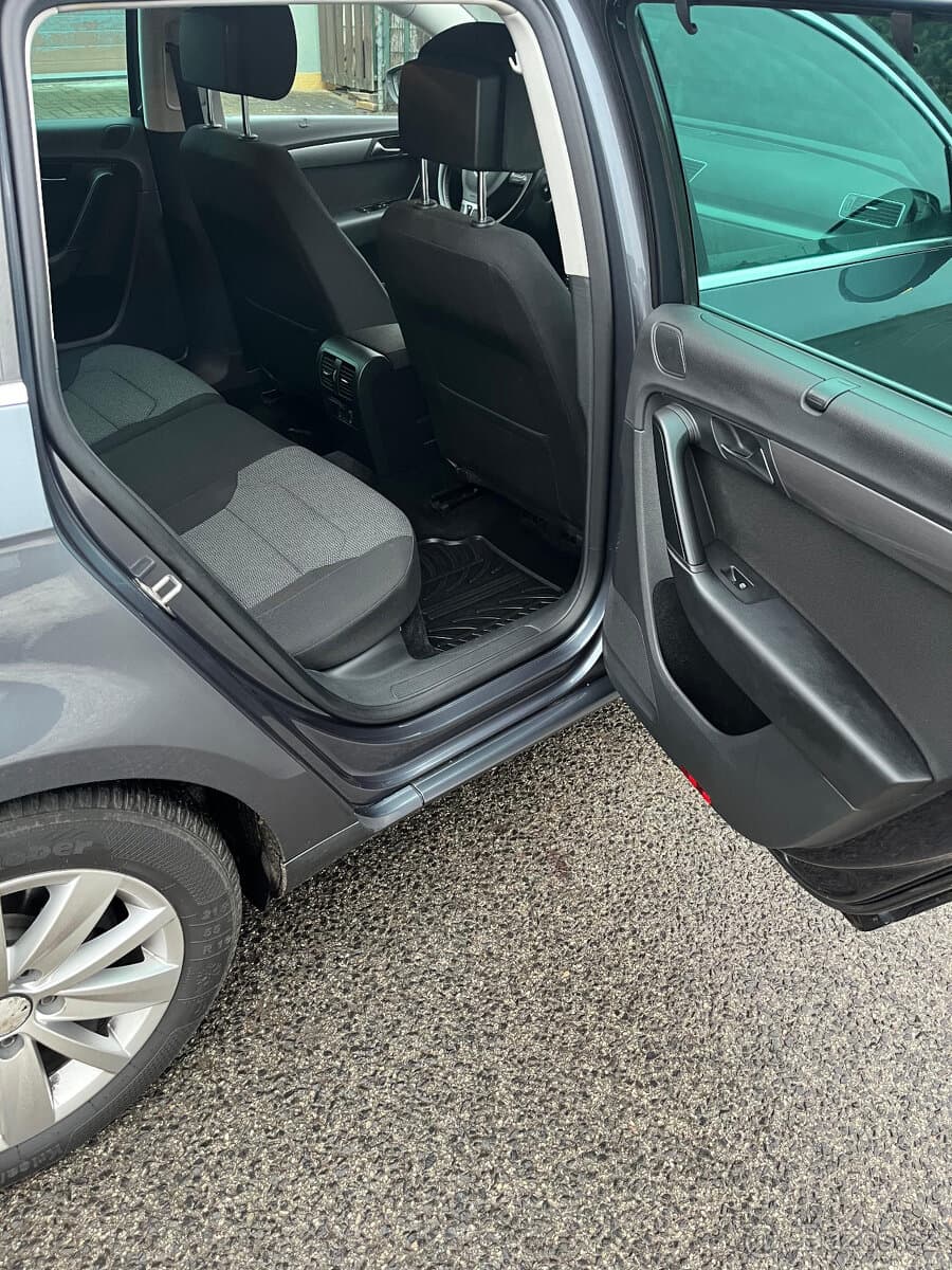 2011 Volkswagen PASSAT - 12