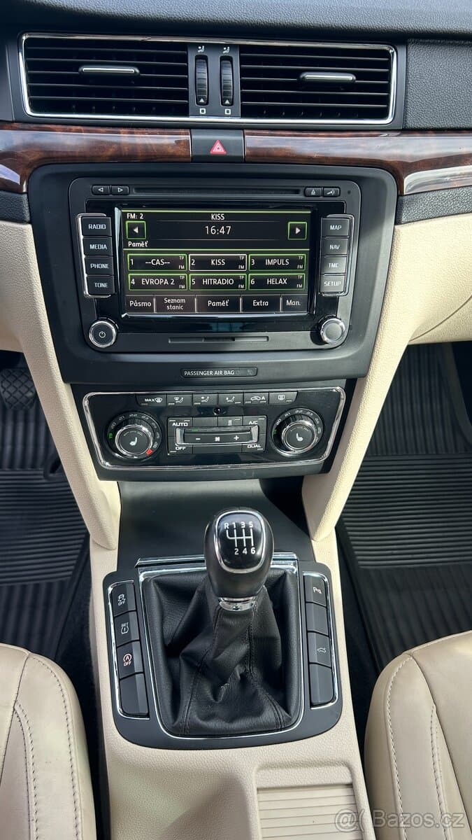 2014 Škoda SUPERB - 12