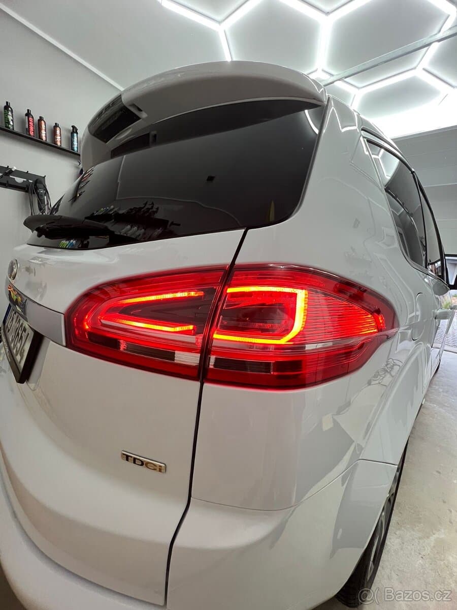 2011 Ford S-MAX - 12