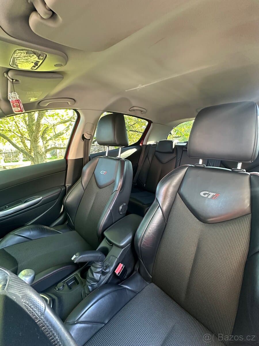 2011 Peugeot 308 - 12
