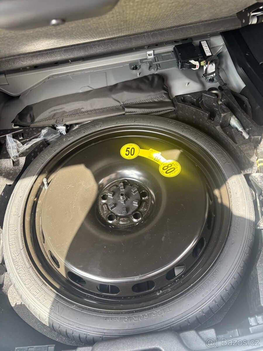 2024 Volvo V60 - 12