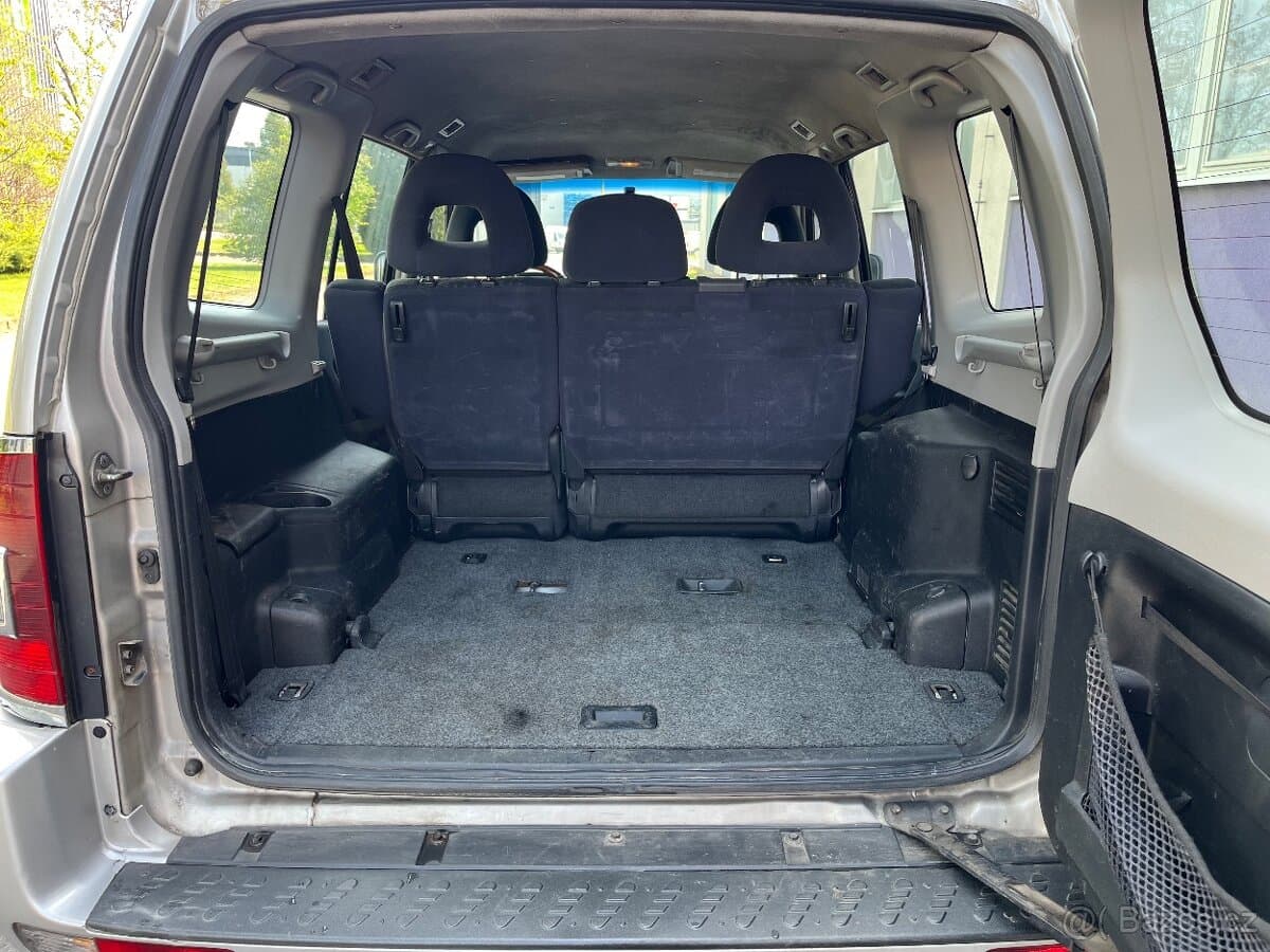 2005 Mitsubishi PAJERO - 12