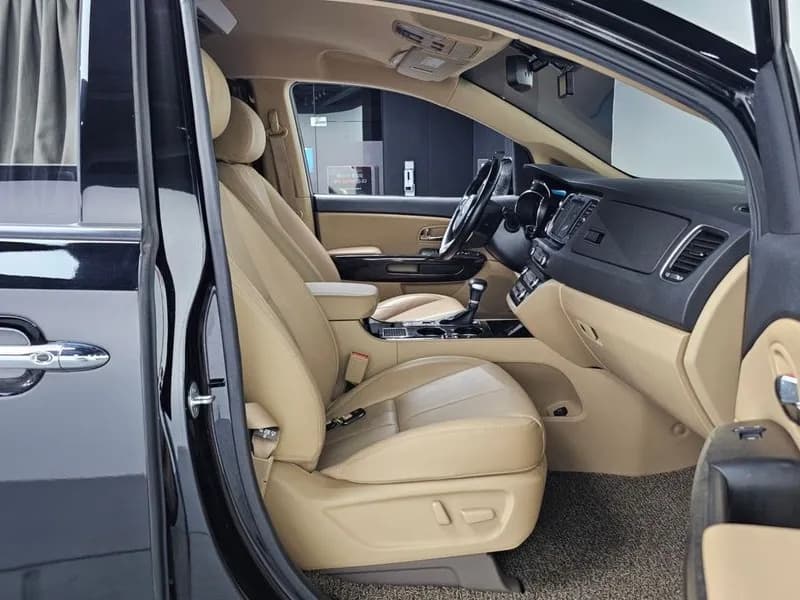 2020 Kia CARNIVAL - 12