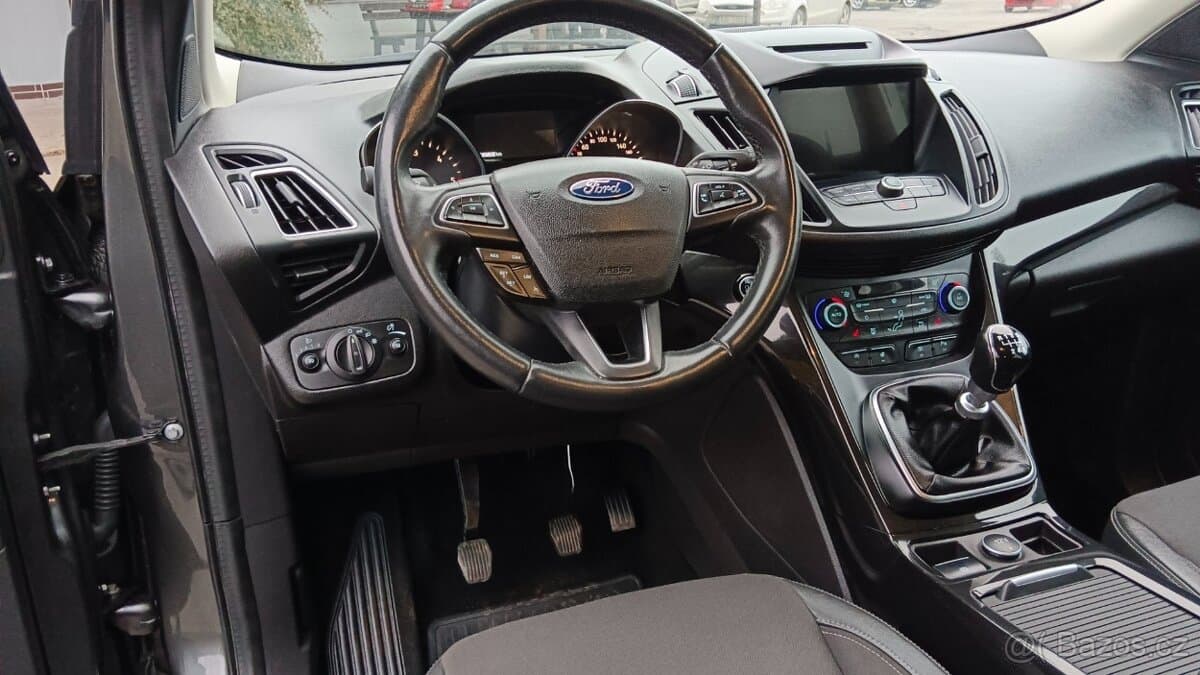 2019 Ford KUGA - 12