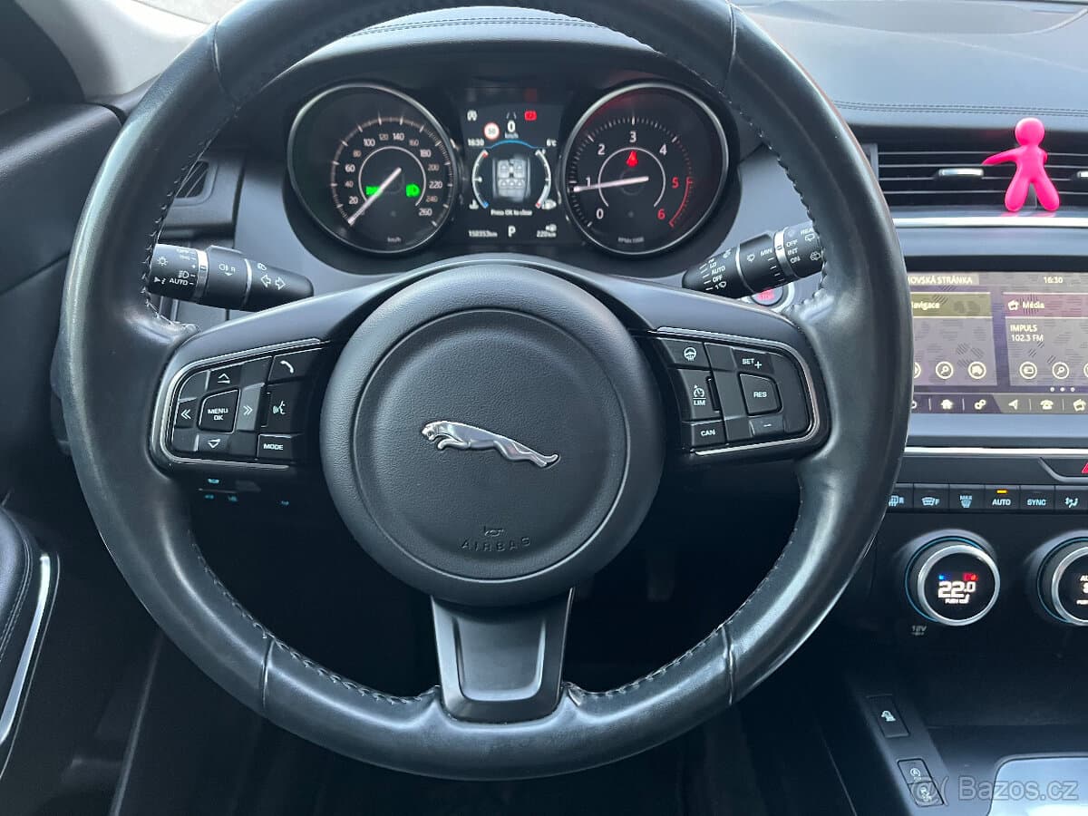 2018 Jaguar E-PACE - 12