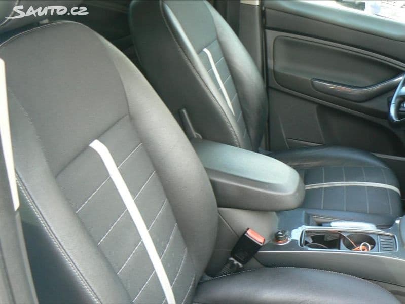 2009 Ford KUGA - 12