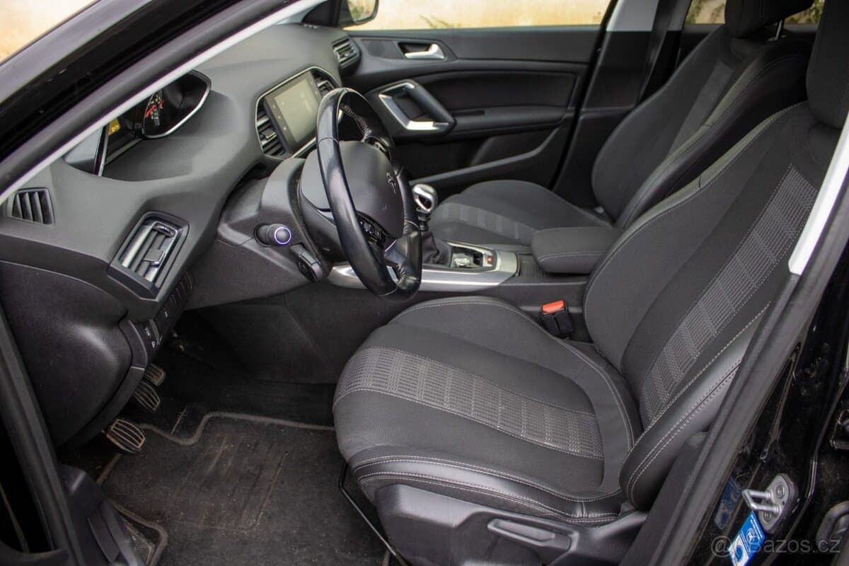2018 Peugeot 308 - 12