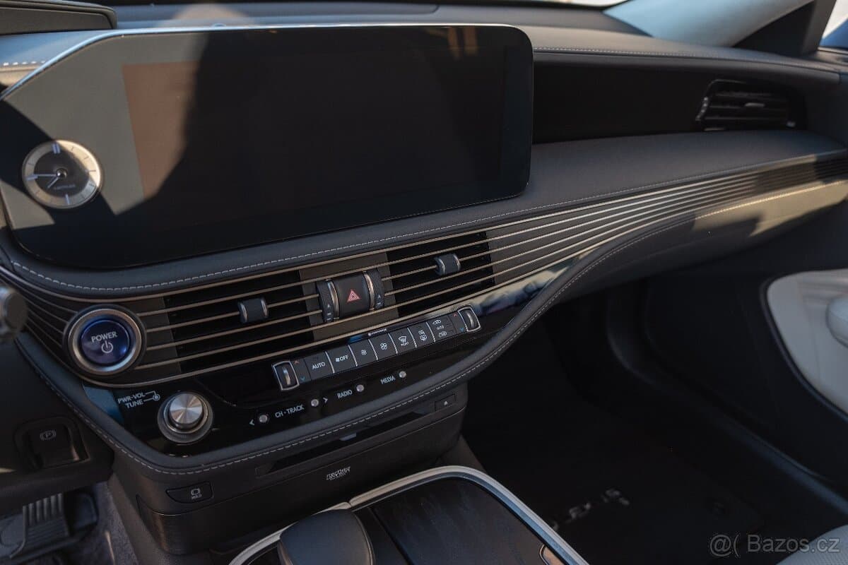 2022 Lexus LS - 12