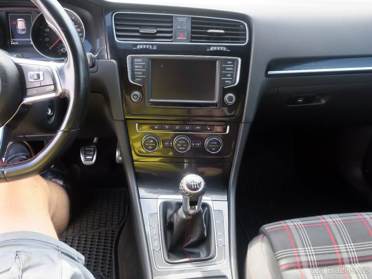 2015 Volkswagen GOLF - 12