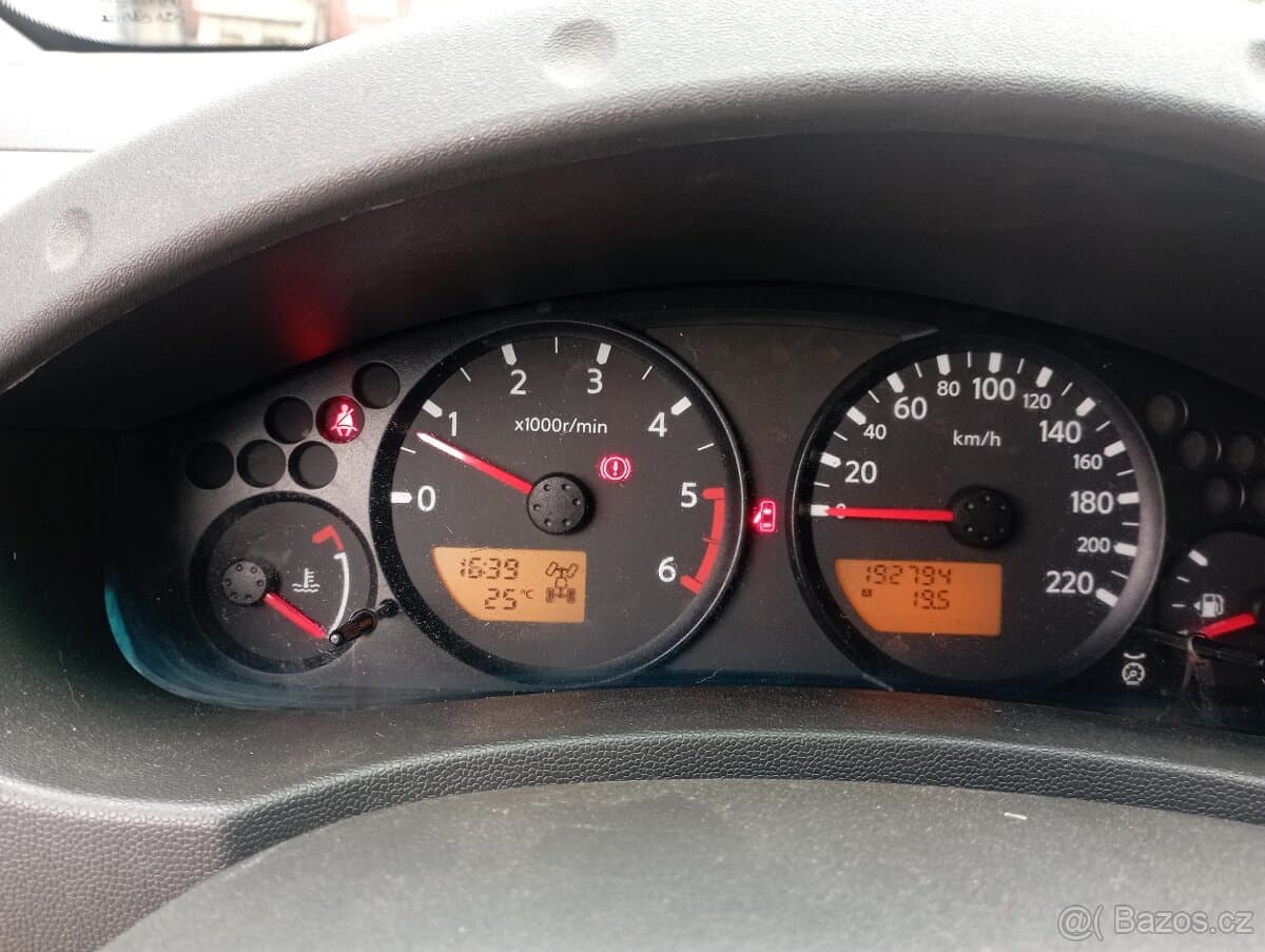 2008 Nissan NAVARA - 12