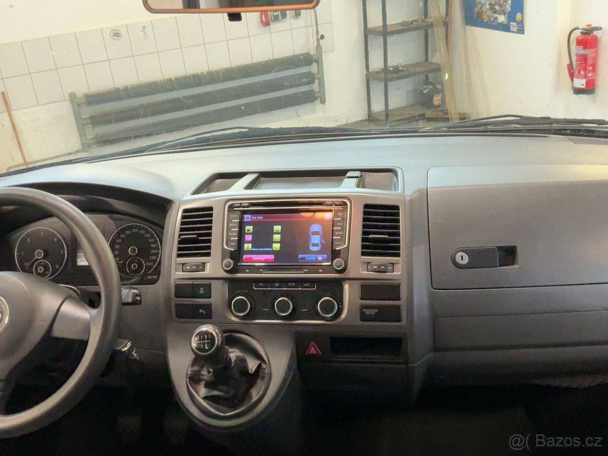 2012 Volkswagen CARAVELLE - 12