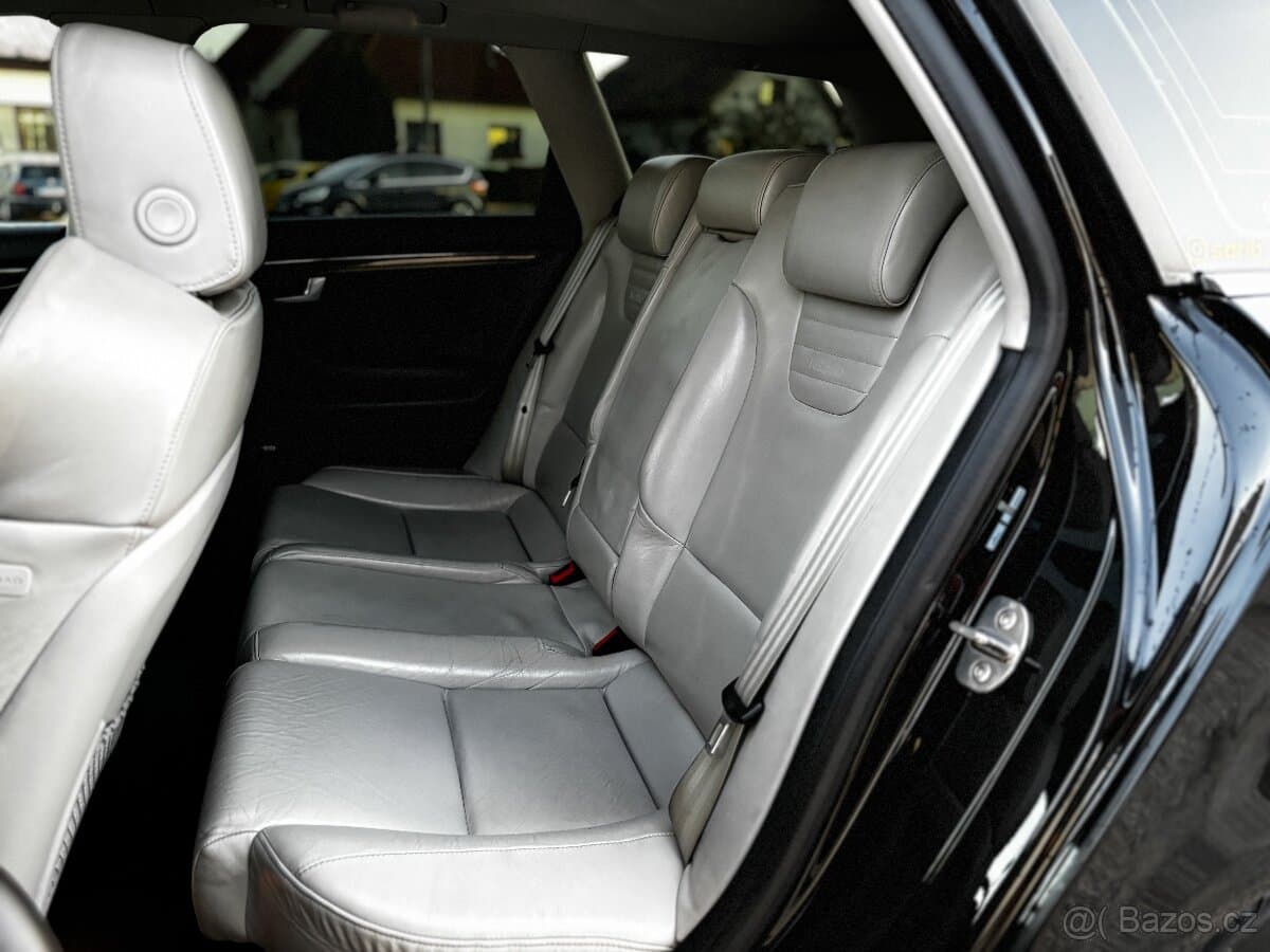 2005 Audi S4 - 12