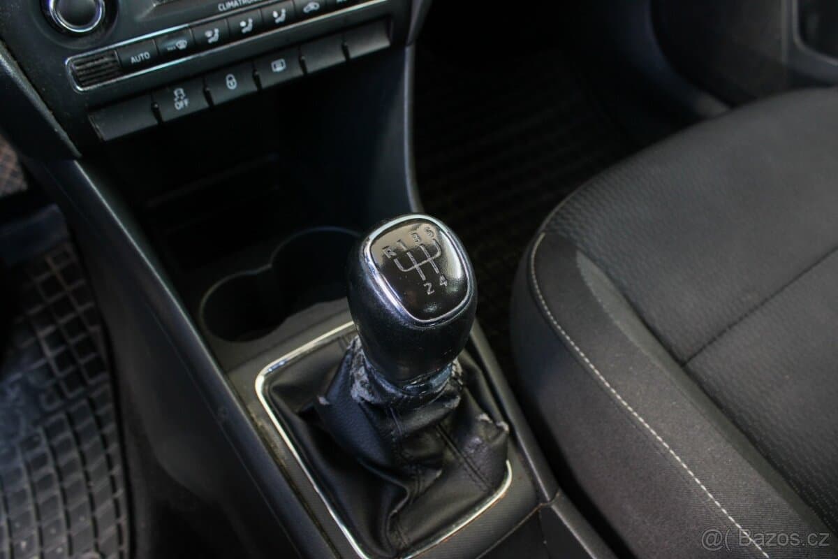 2014 Škoda RAPID - 12