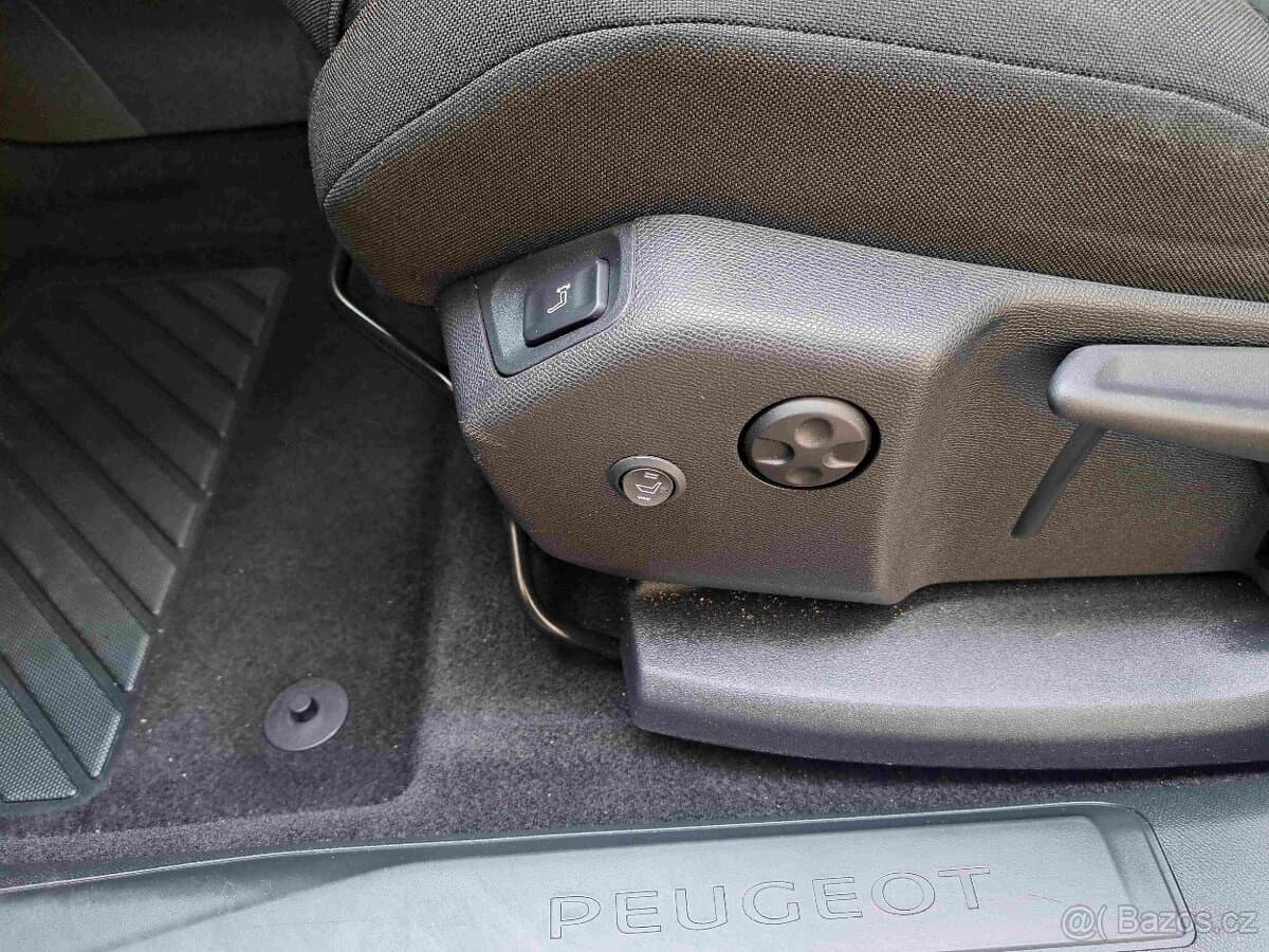2020 Peugeot 3008 - 12
