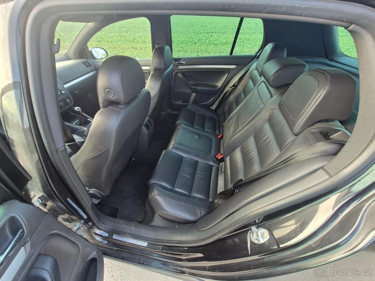 2005 Volkswagen GOLF - 12
