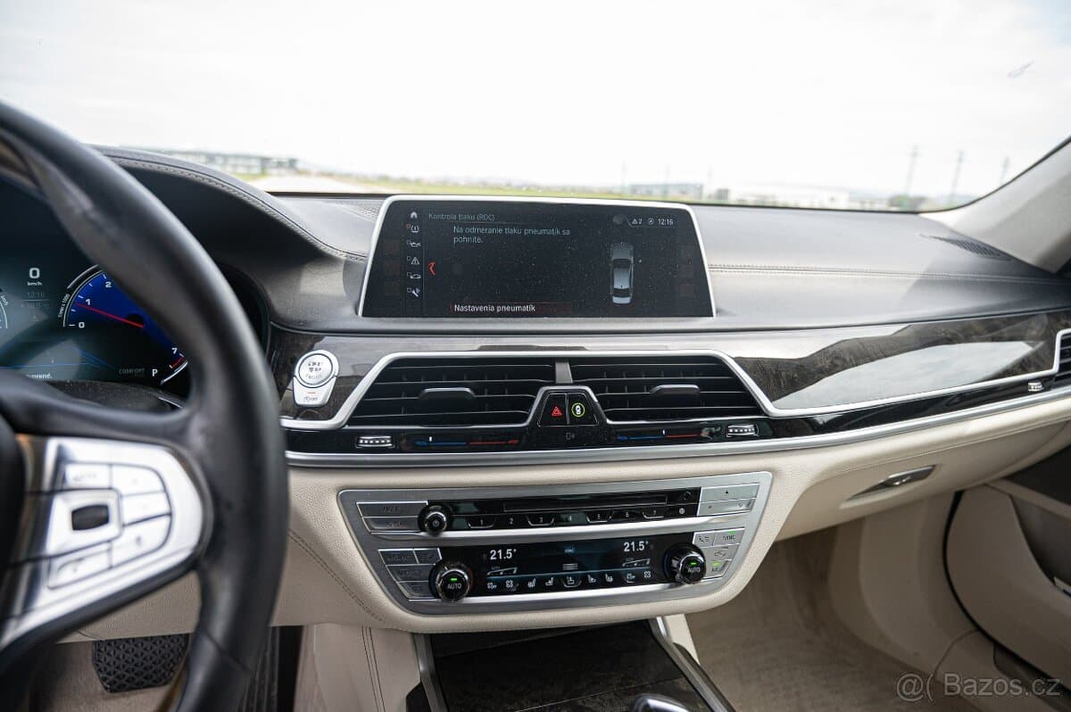 2015 BMW 7-SERIES - 12