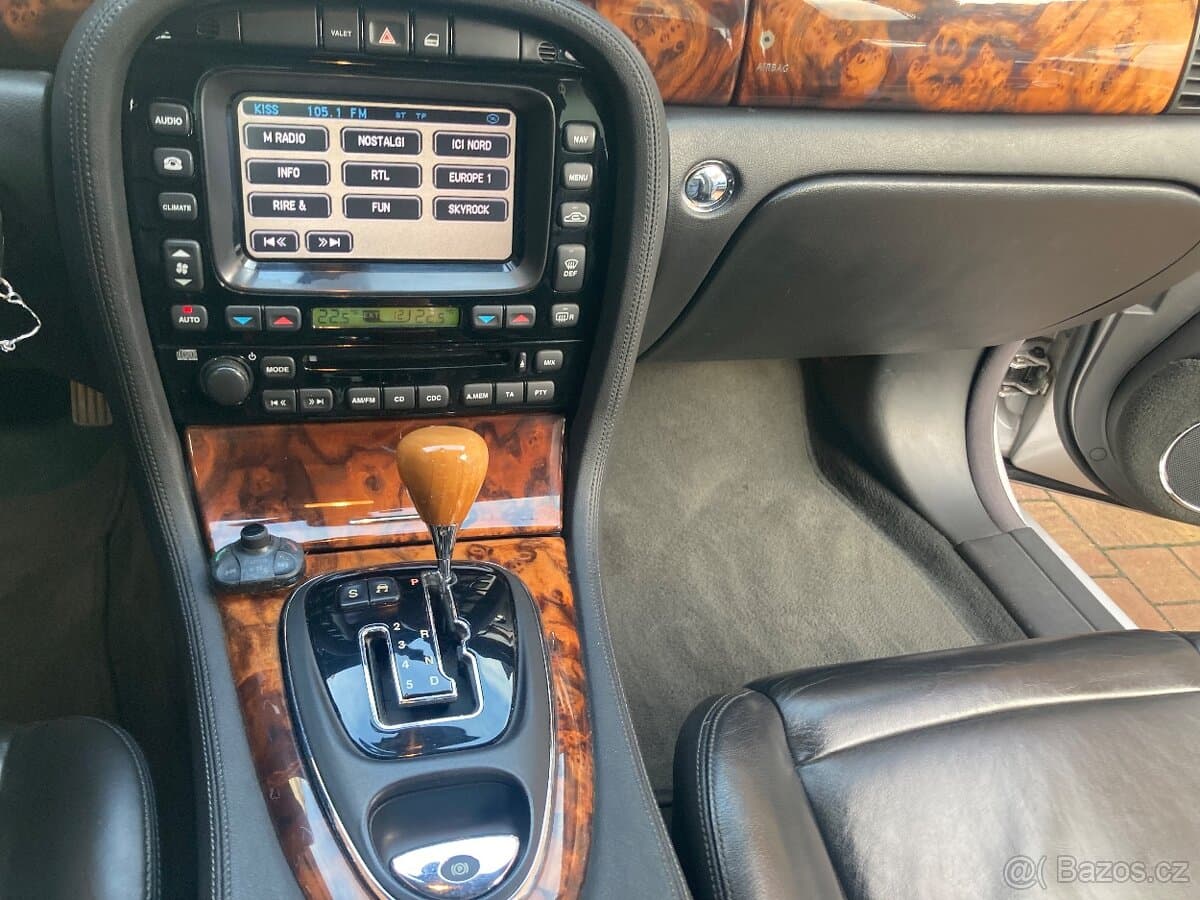 2005 Jaguar XJ - 12