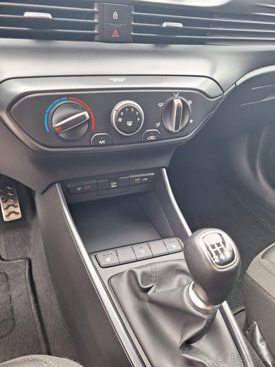 2022 Hyundai BAYON - 12
