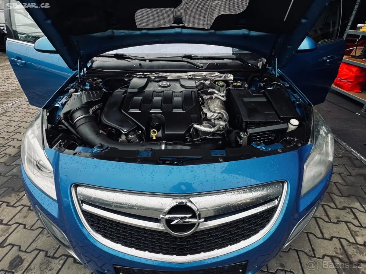 2011 Opel INSIGNIA - 12