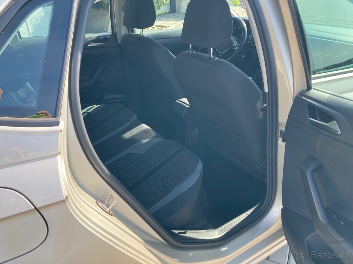 2018 Volkswagen POLO - 12