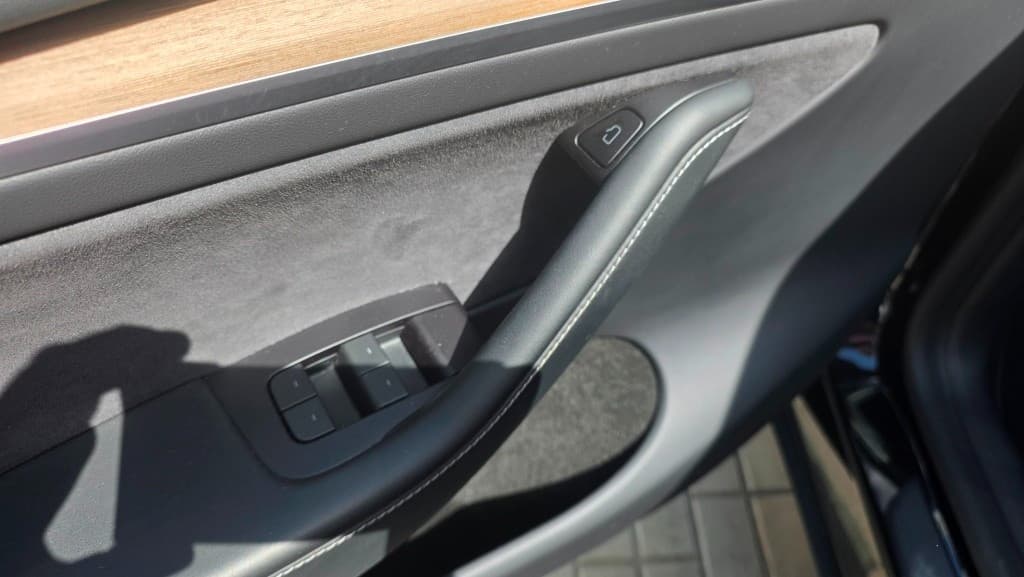 2023 Tesla MODEL Y - 12