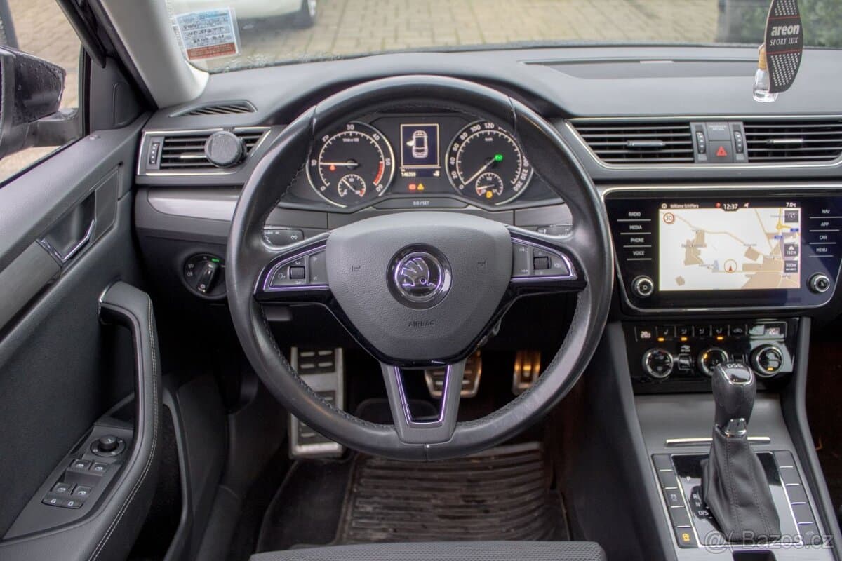 Škoda SUPERB - 12
